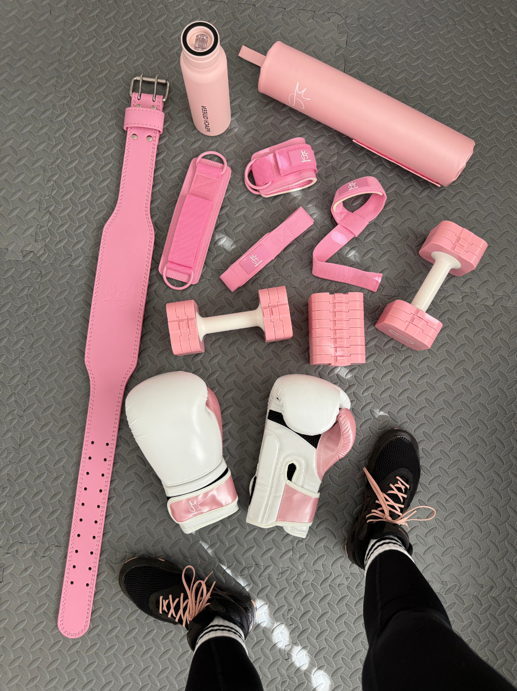 files/Peach_Queen_Pink_Fitness_Gears_and_Boxing_Gloves.png